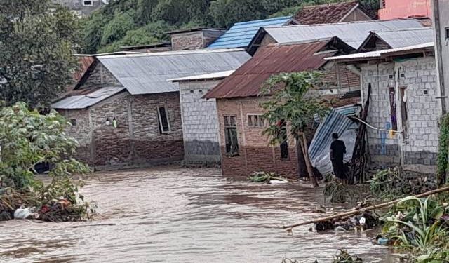 Banjir Dompu, Akibat Intensitas Hujan dan Sampah di Sungai