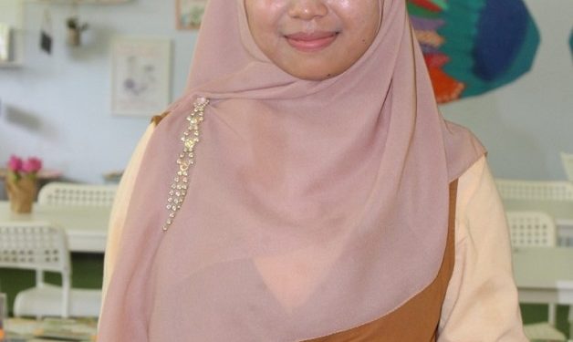 Muslimah, Guru MI Daha Dompu, Lolos Jadi Penyusun Soal Nasional