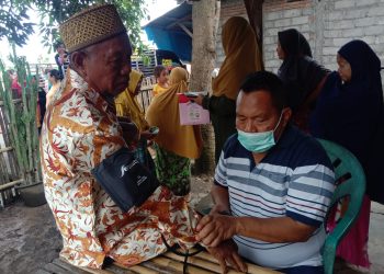 Dikes Gerak Cepat Beri Pelayanan Kesehatan pada Korban Banjir Dompu