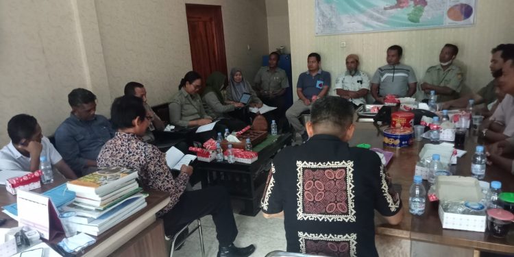 Disnak Fasilitasi Diskusi Pemanfaatan Pucuk Tebu PT SMS untuk Pakan Ternak