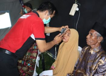 48 Penderita Katarak Dioperasi pada Hari Pertama Layanan Kesehatan Mata Gratis STM 2023