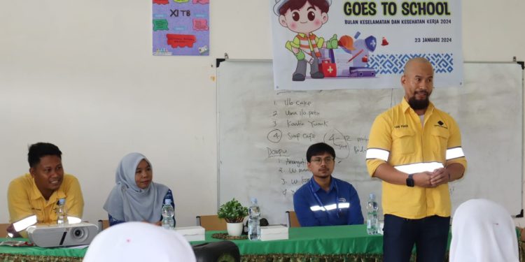 Safety Goes to School, PT STM Edukasi Keamanan Berkendara Bagi Siswa SMKN 1 Hu’u