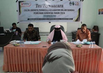Calon Anggota Panwaslu Kecamatan Dompu Jalani Tes Wawancara