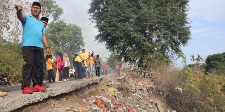 PT STM Kembali Galakkan Jumat Bersih di Lingkungan Sekitar