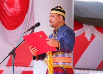Bupati Dompu Ajak Berjuang Melawan Kebodohan dan Kemiskinan pada Upacara Hardiknas 2024