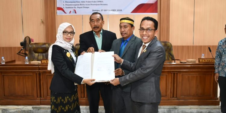 Pemda dan DPRD Dompu Sepakati Raperda APBD 2025