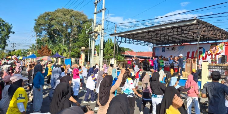 Didukung STM, PWI Dompu Helar Jalan Sehat Peringati HPN 2025