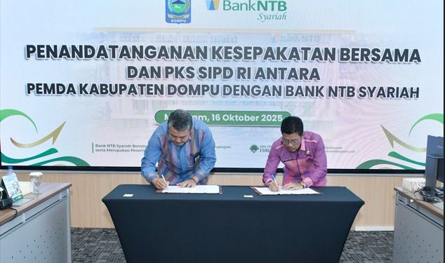 Bupati Dompu Tandatangani MoU Penerapan Digitalisasi Keuangan Daerah dengan Bank NTB Syariah
