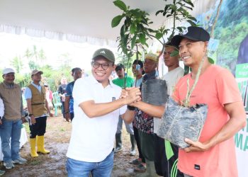 Akhdiansyah Galakkan Gerakan Dompu Hijau Selamatkan Lingkungan