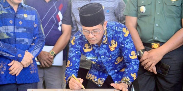 Dibangun 2025, Bupati Dompu Resmikan Gedung Kantor Camat Woja