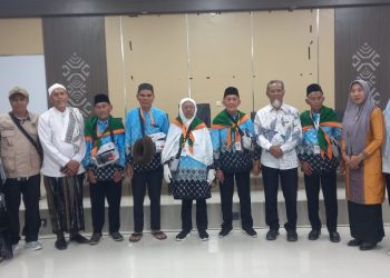 Tangis Haru Melepas Keberangkatan Enam JCH Kloter 15 Asal Dompu