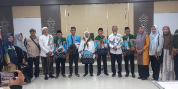 Tangis Haru Melepas Keberangkatan Enam JCH Kloter 15 Asal Dompu