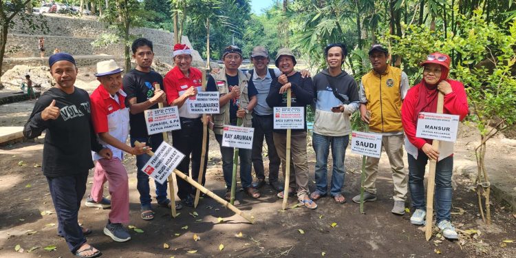 JMSI NTB dan INTI Tanam 43 Pohon di Mualan Benyer, Dukung Pelestarian Mata Air Adat