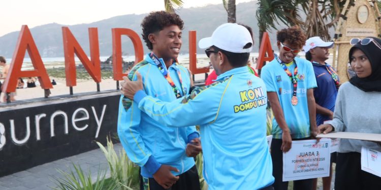 Anggar Tambah Emas, Atlet Selancar Dompu Bersinar di Porprov NTB XII