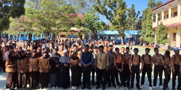 Penyuluh Goes To School: Langkah Konkret Kemenag Dompu Ajak Para Siswa SMAN 2 Dompu Cegah Narkoba dan Kenakalan Remaja