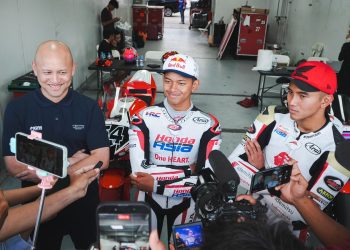 ITDC Ajak Mario Aji dan Veda Ega Free Practice di Pertamina Mandalika International Circuit, Tegaskan Komitmen Dukung Local Heroes