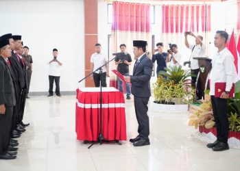 Bupati Dompu Lantik Pimpinan BAZNAS Periode 2026-2031, Kakan Kemenag Hadiri Pelantikan