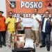 Tanggap Bencana Kebakaran Desa Adat Sade, Bank NTB Syariah Salurkan Bantuan Air Bersih dan Paket Sembako